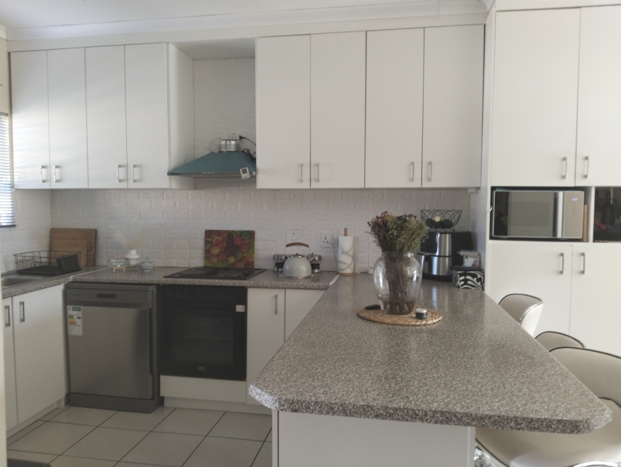 To Let 3 Bedroom Property for Rent in Vredelust Western Cape